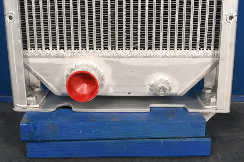 Load image into Gallery viewer, John Deere 644H Radiator # 870931

