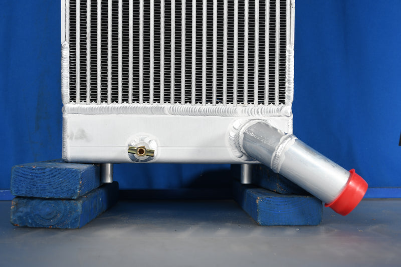 Load image into Gallery viewer, Komatsu PC228USLC-3E0 Radiator # 930284
