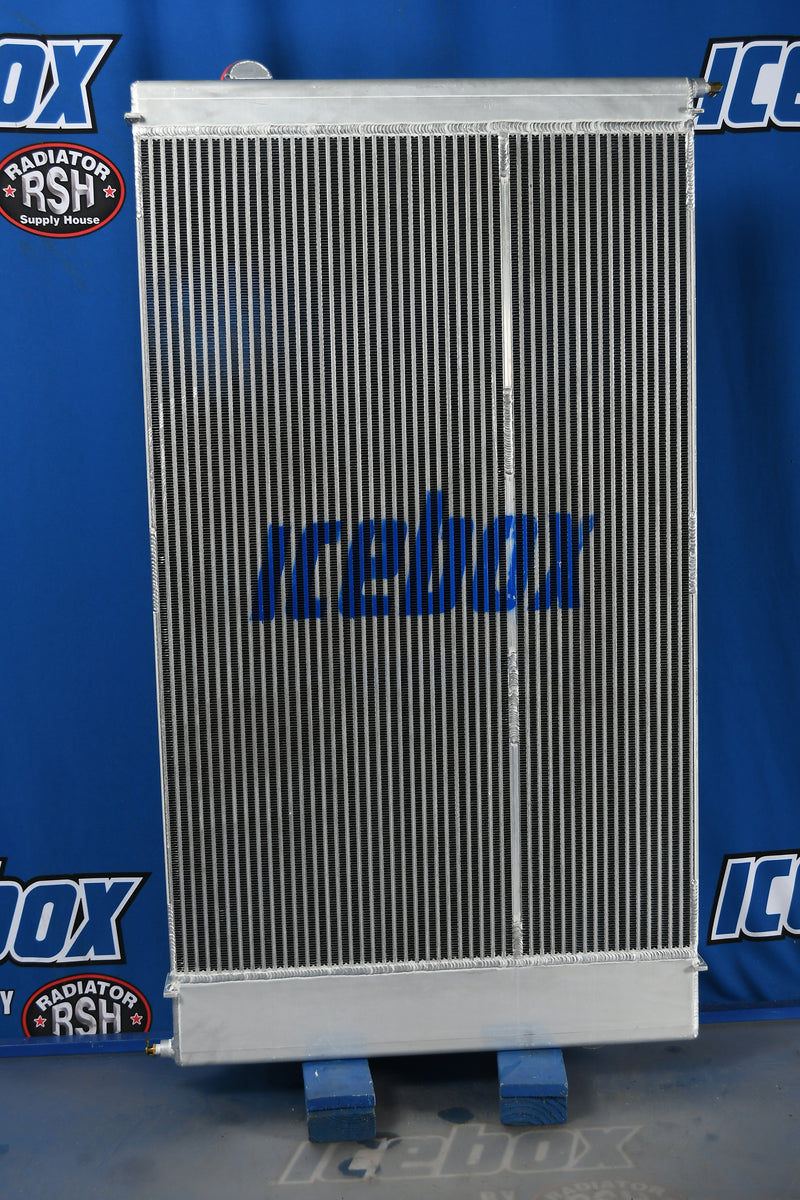 Load image into Gallery viewer, International 7600 Radiator # 603149
