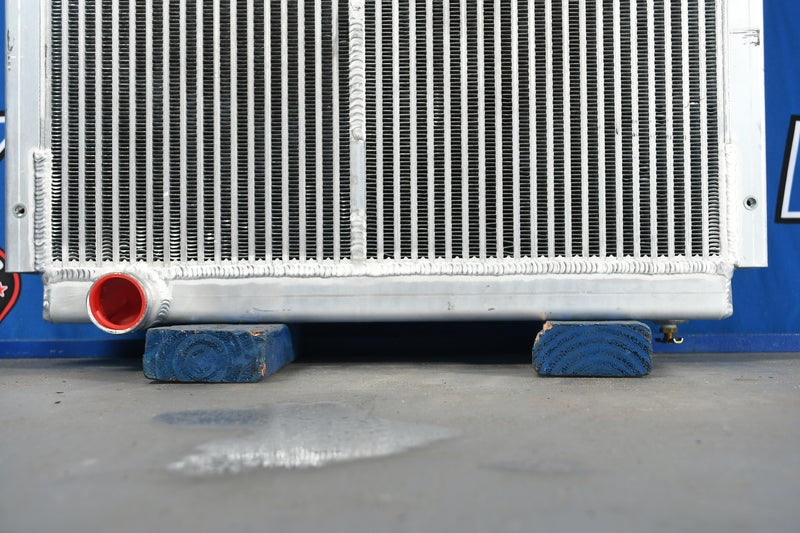Load image into Gallery viewer, New Holland 1095 Hay Wagon Radiator # 910005
