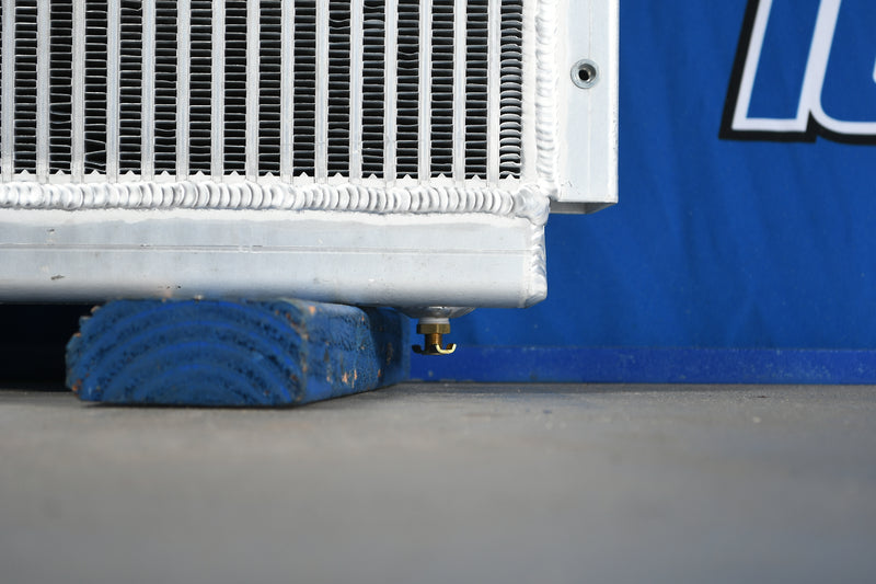 Load image into Gallery viewer, New Holland 1095 Hay Wagon Radiator # 910005
