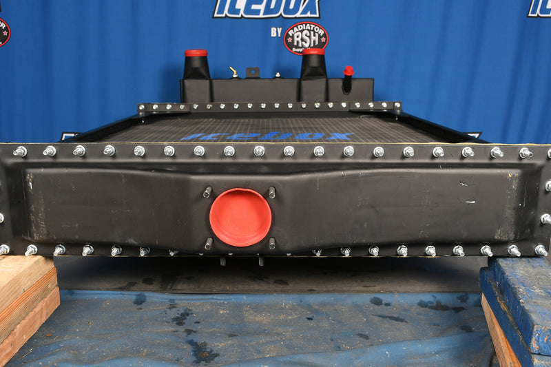 Load image into Gallery viewer, Kenworth K-100 Radiator # 604013
