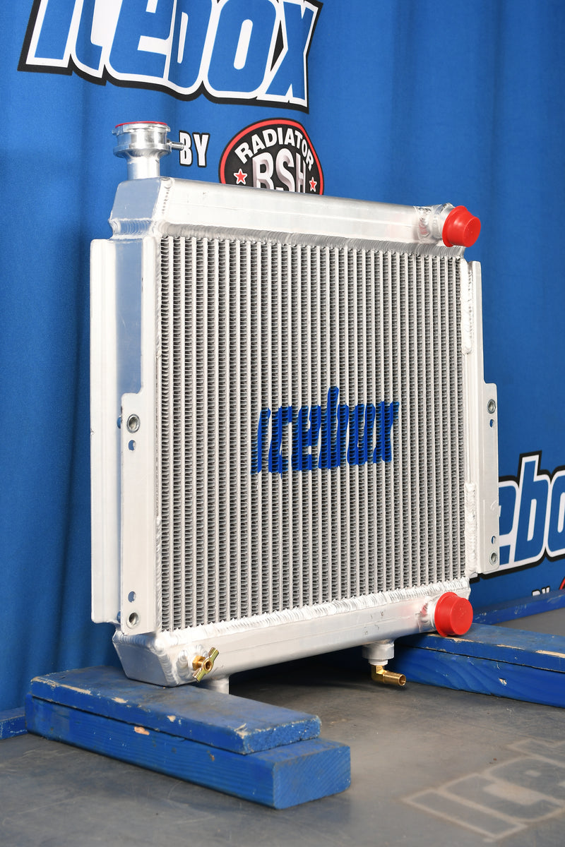 Load image into Gallery viewer, Toyota Forklift Radiator # 940254
