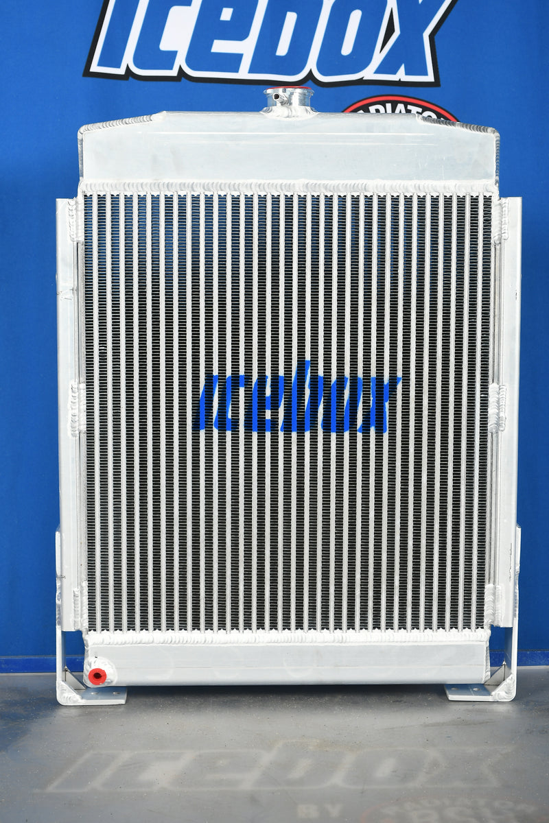 Load image into Gallery viewer, John Deere 350 Radiator # 870188
