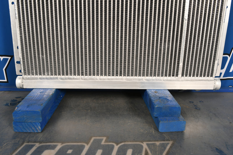Load image into Gallery viewer, Volvo 4600. 4600B, L160 Oil Cooler # 890767
