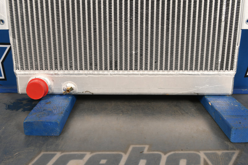 Load image into Gallery viewer, Gradall XI4100 Radiator # 940086
