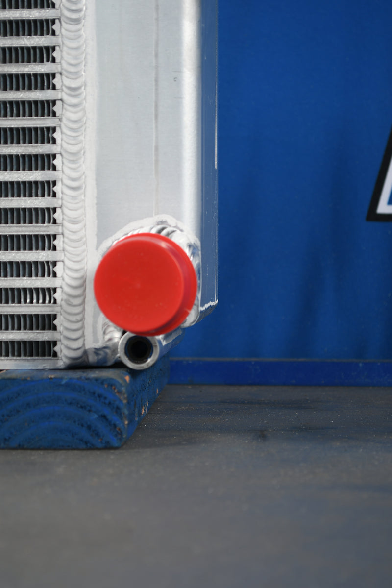 Load image into Gallery viewer, Hyster H155FT Radiator # 940138
