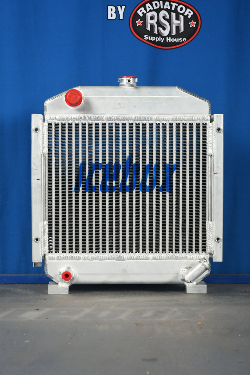 Load image into Gallery viewer, John Deere 670 Radiator # 870137

