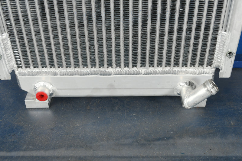 Load image into Gallery viewer, John Deere 670 Radiator # 870137

