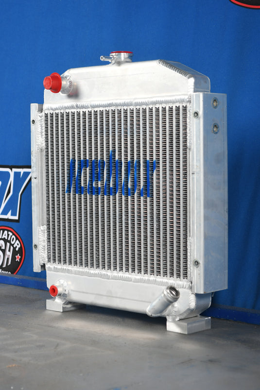 John Deere 670 Radiator