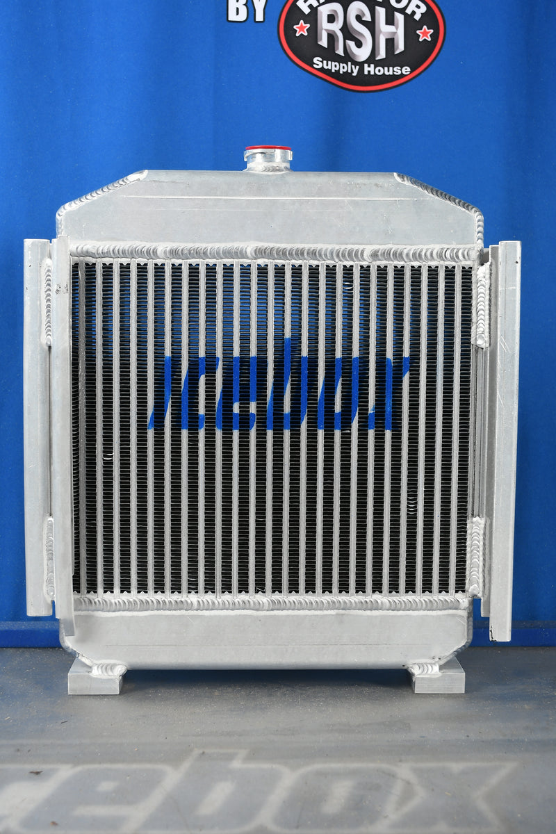 Load image into Gallery viewer, John Deere 670 Radiator # 870137
