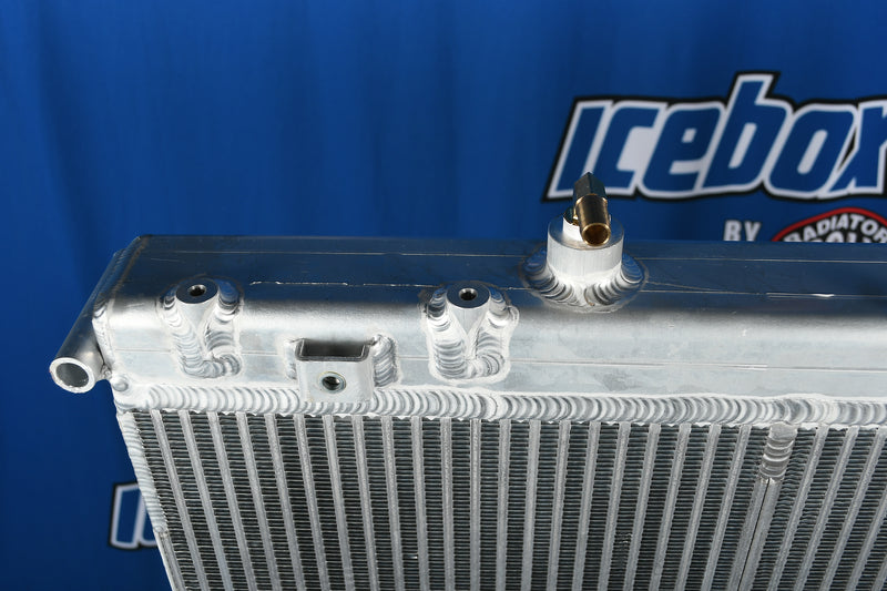 Load image into Gallery viewer, Freightliner Truck Radiator # 601622

