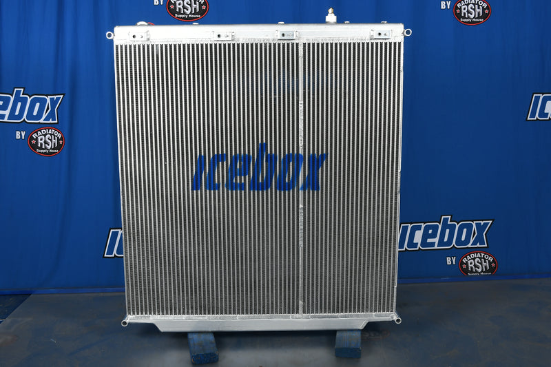 Load image into Gallery viewer, Freightliner Truck Radiator # 601622

