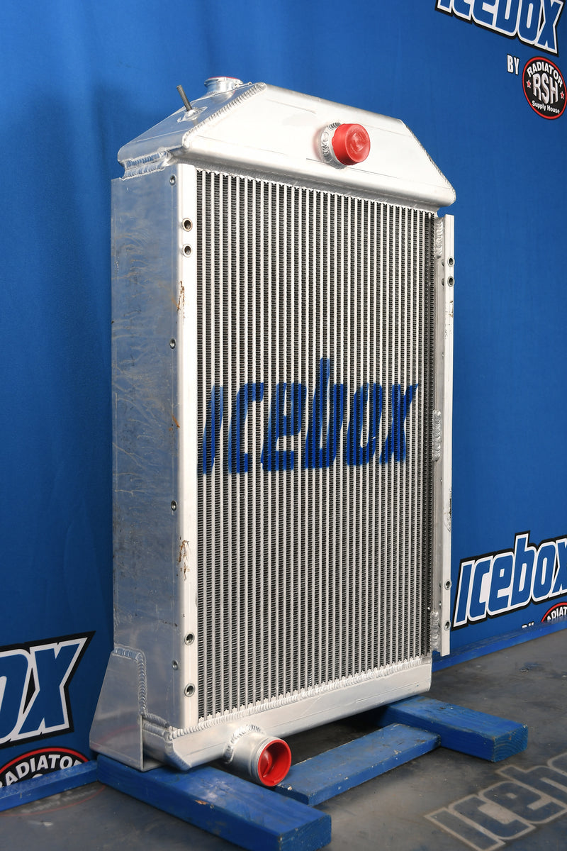 Load image into Gallery viewer, John Deere 4440 Radiator # 870427
