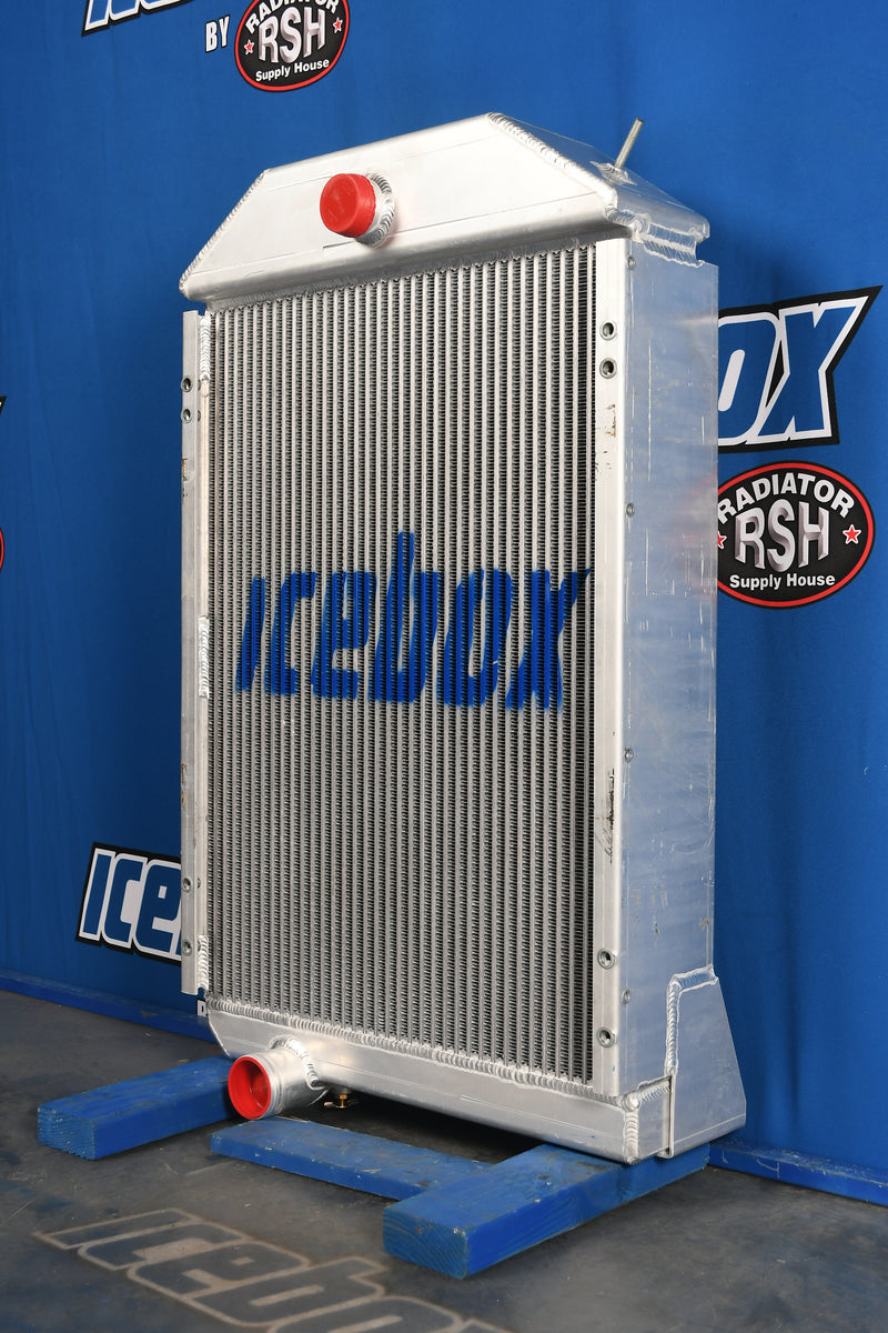 Load image into Gallery viewer, John Deere 4440 Radiator # 870427
