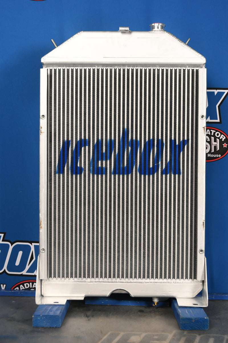 Load image into Gallery viewer, John Deere 4440 Radiator # 870427
