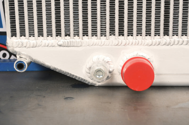 Load image into Gallery viewer, New Holland H8080 Radiator # 910025
