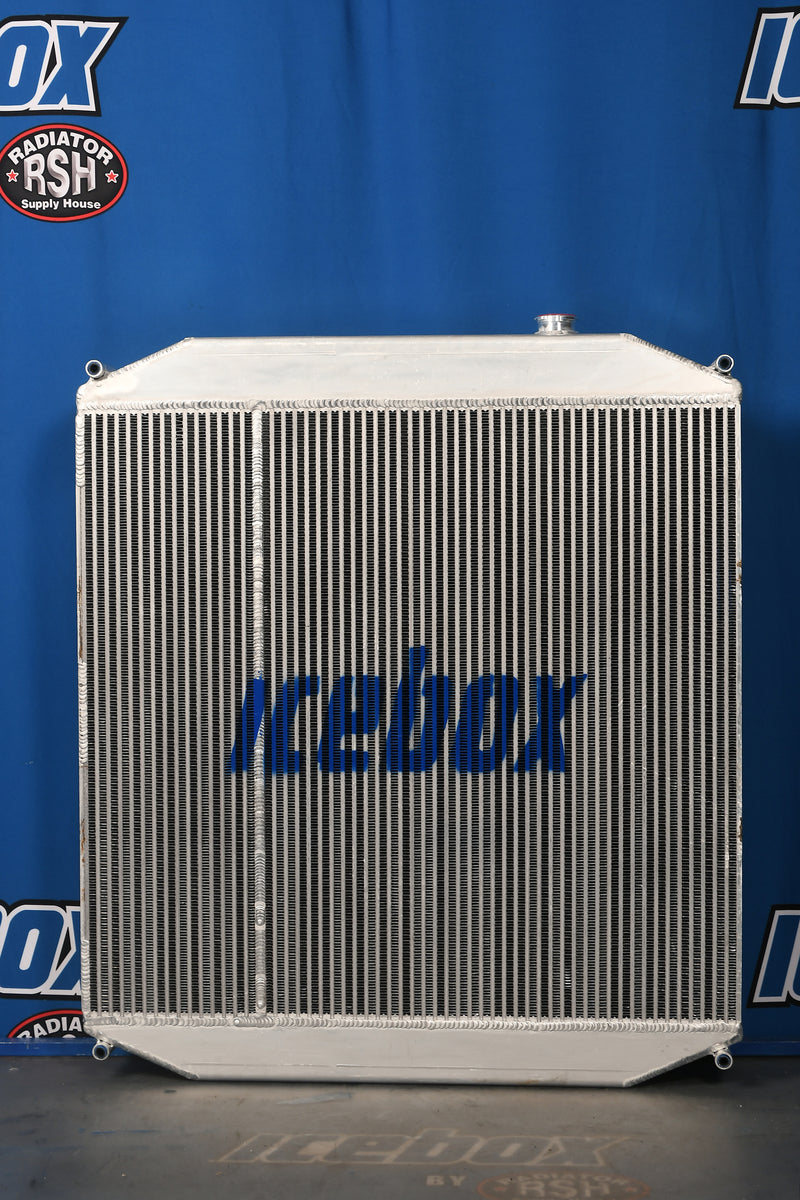 Load image into Gallery viewer, New Holland H8080 Radiator # 910025
