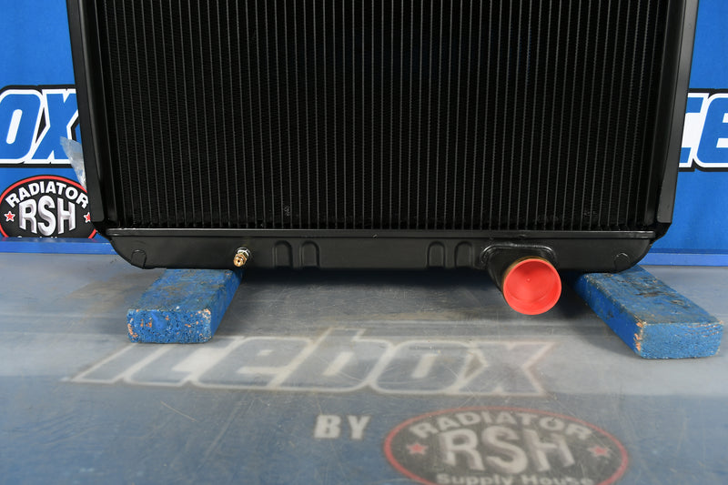 Load image into Gallery viewer, International 493361C4, 493361C3, 493361C2 Radiator # 603007
