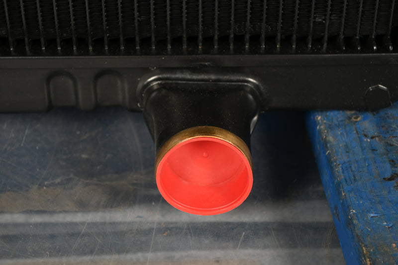 Load image into Gallery viewer, International 493361C4, 493361C3, 493361C2 Radiator # 603007
