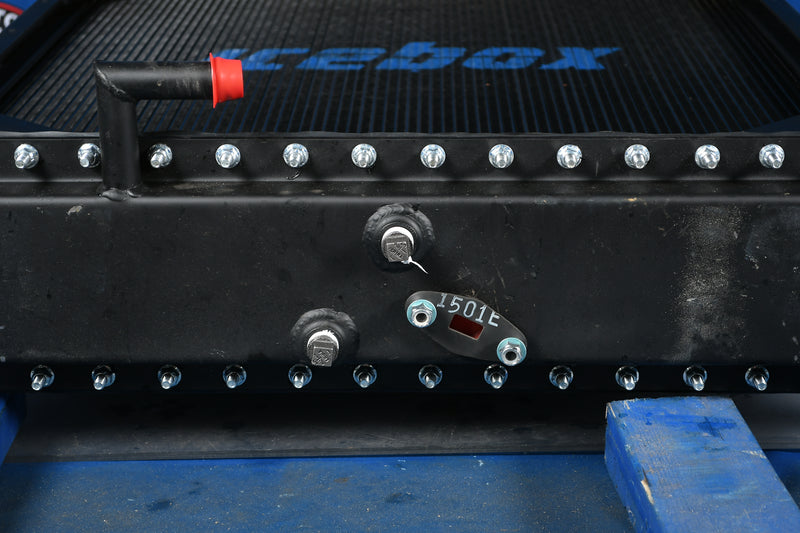 Load image into Gallery viewer, Kenworth T800, T600, W900 Radiator # 604026
