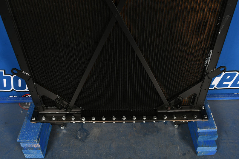 Load image into Gallery viewer, Kenworth T-600, T-800 Radiator # 604024
