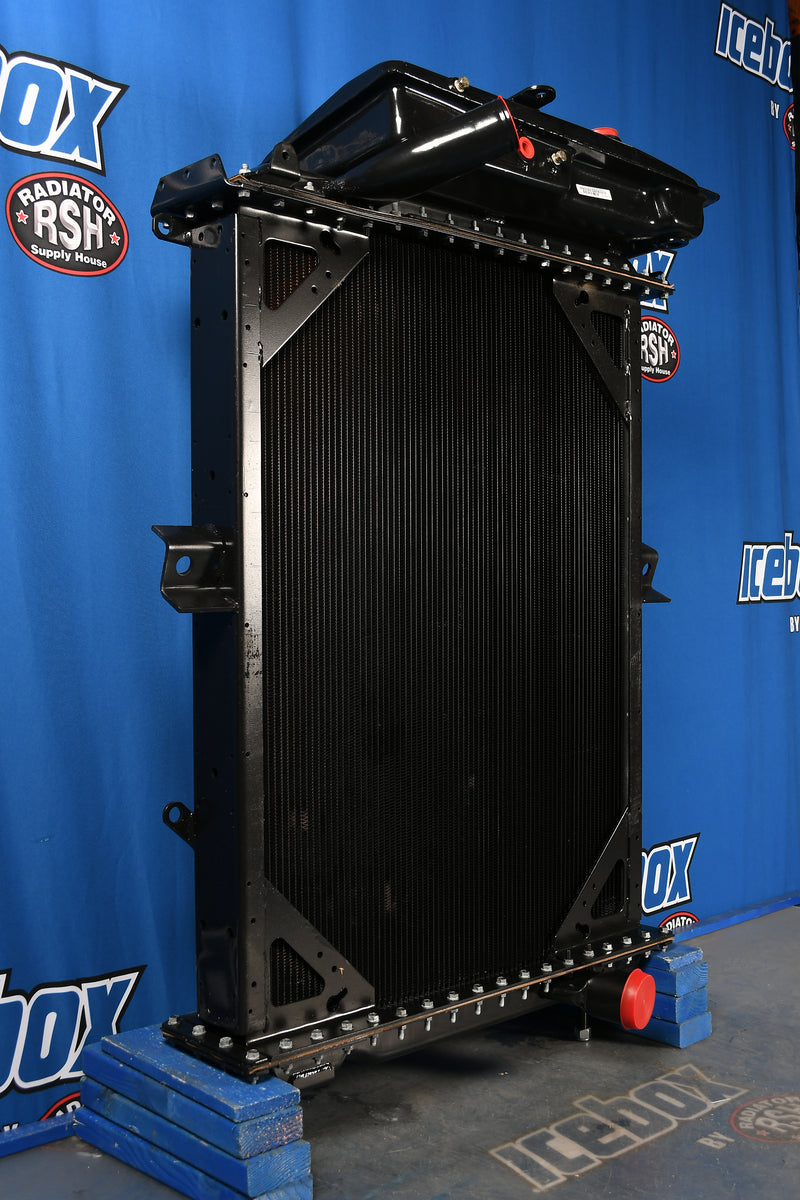 Load image into Gallery viewer, Kenworth T-600, T-800 Radiator # 604024
