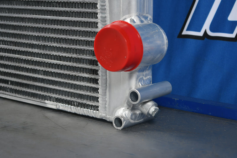 Load image into Gallery viewer, Fleetwood Discovery Radiator # 720025
