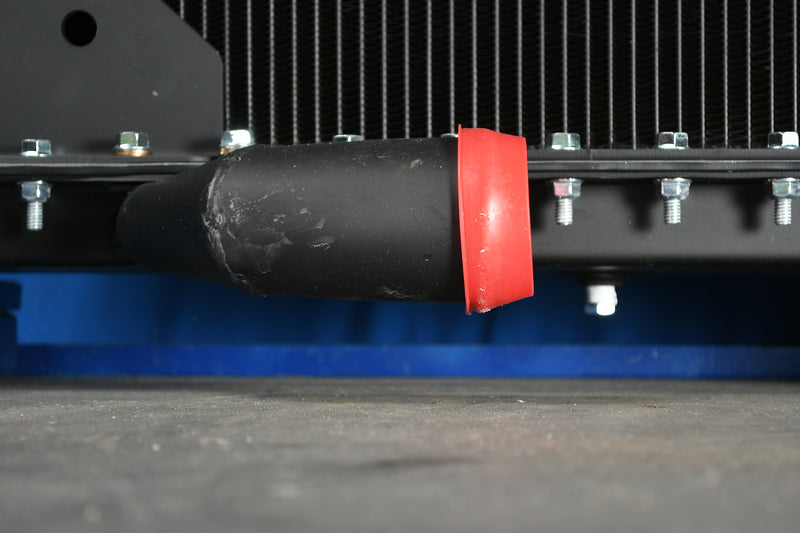 Load image into Gallery viewer, Kenworth T-600 / T-800 Radiator # 604092
