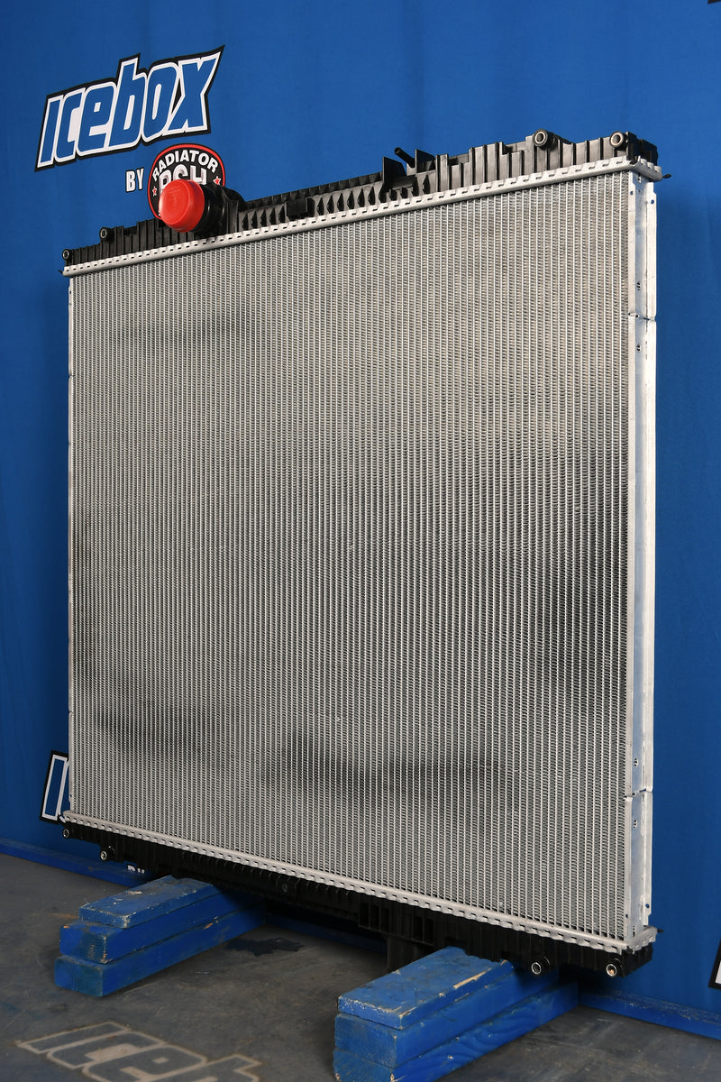 Load image into Gallery viewer, Peterbilt 386, 587EXHD, KW T2000 Radiator # 606057

