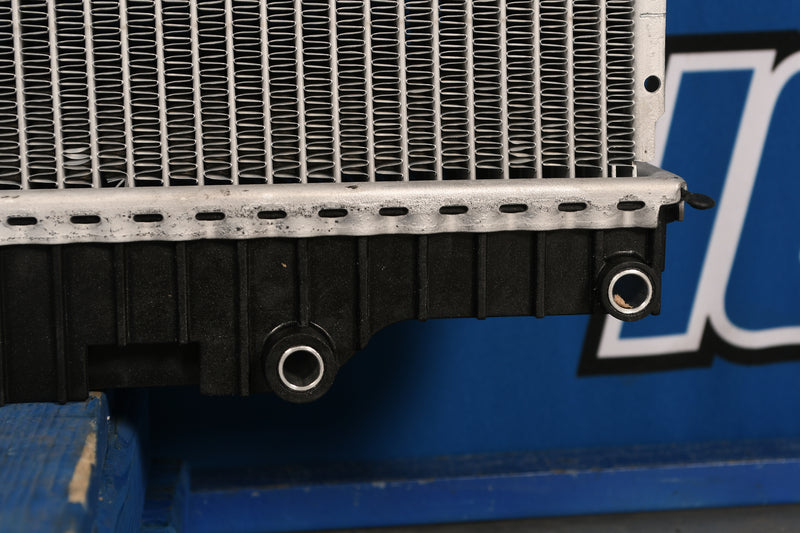 Load image into Gallery viewer, Peterbilt 386, 587EXHD, KW T2000 Radiator # 606057
