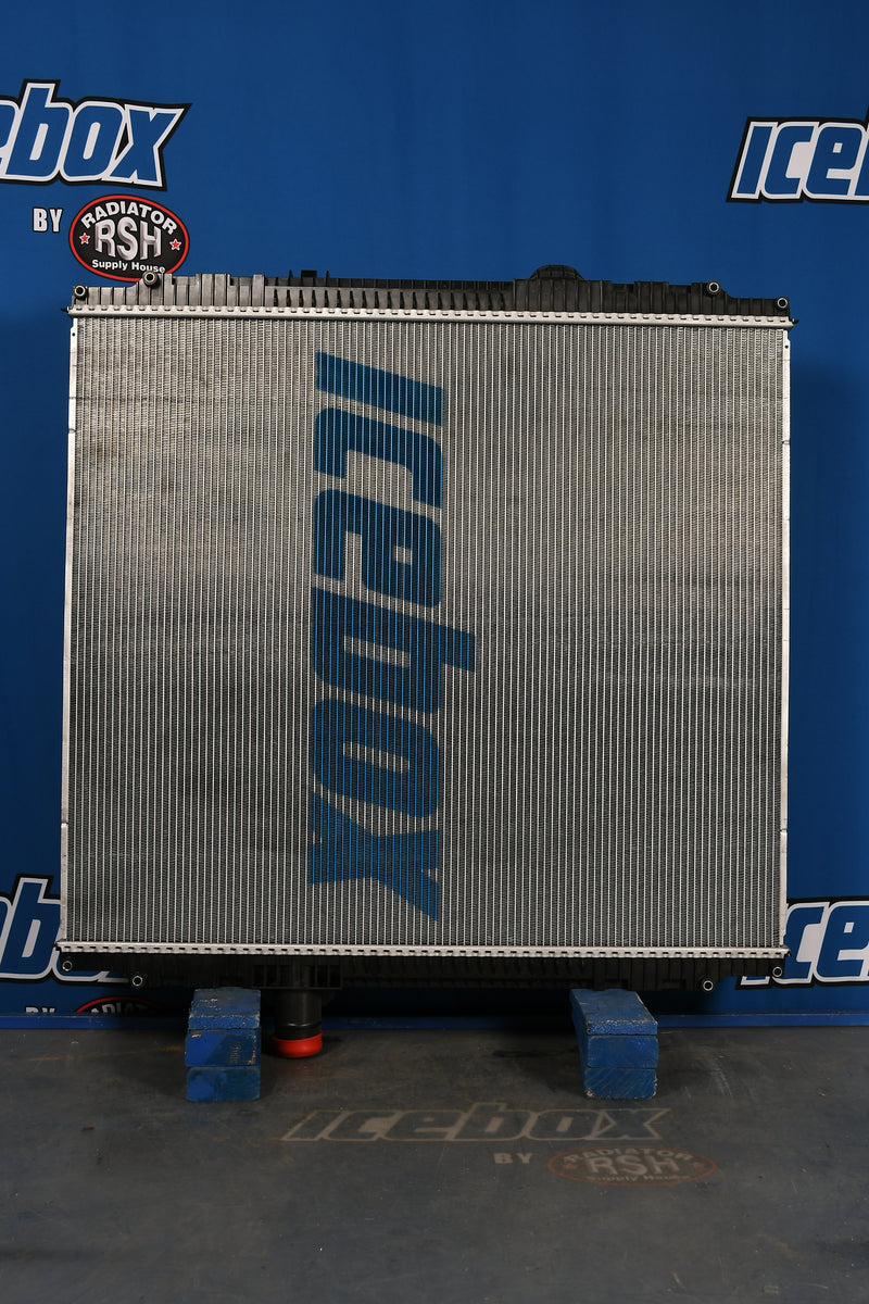 Load image into Gallery viewer, Peterbilt 386, 587EXHD, KW T2000 Radiator # 606057
