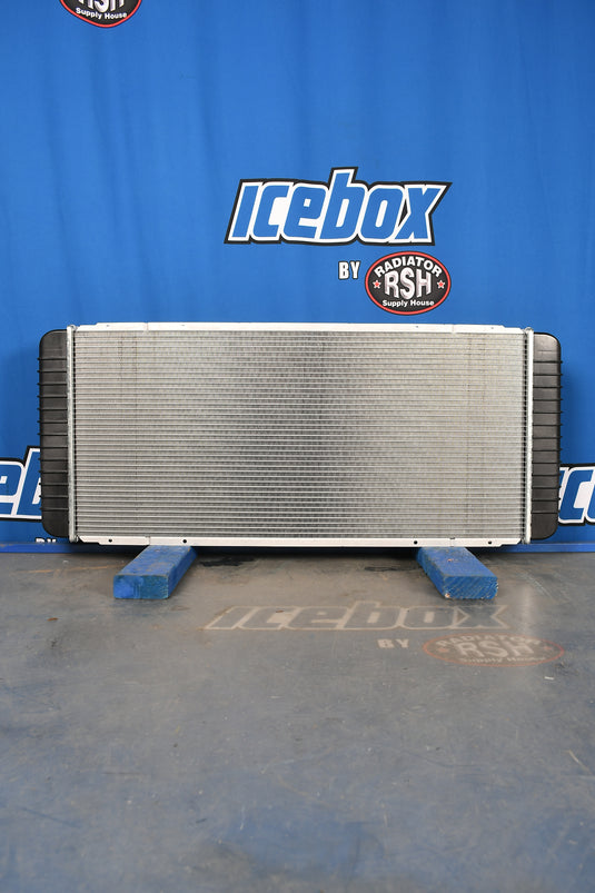 Peterbilt 330, 335, 340 Series T300 Radiator # 606052 – Radiator