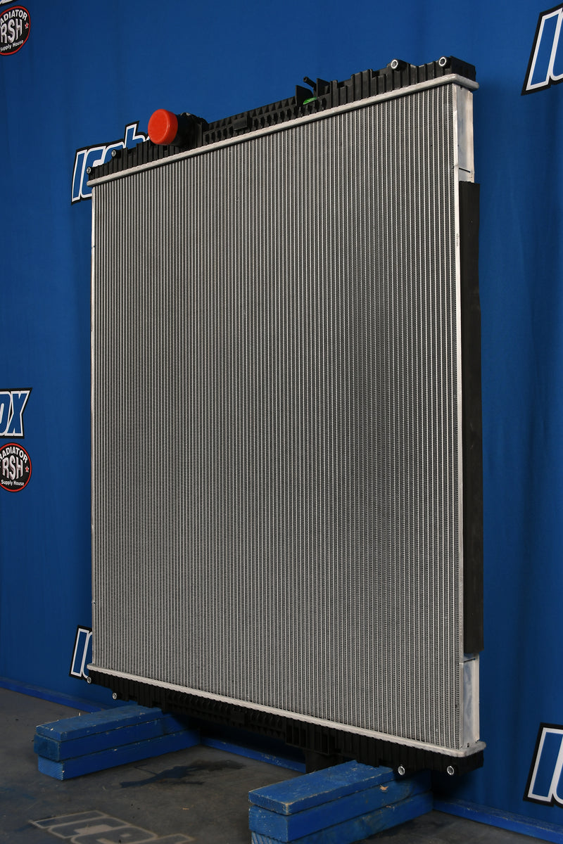 Load image into Gallery viewer, Peterbilt 388 / 389 - W900B Radiator # 606060
