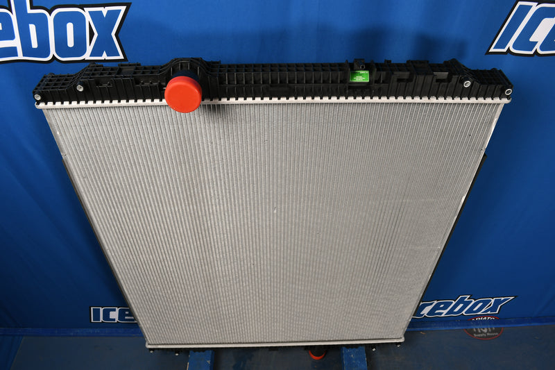 Load image into Gallery viewer, Peterbilt 388 / 389 - W900B Radiator # 606060
