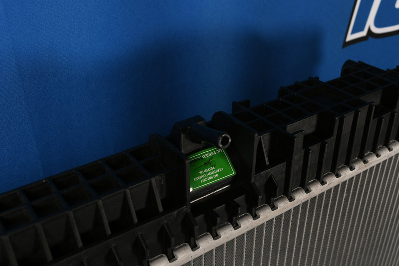 Load image into Gallery viewer, Peterbilt 388 / 389 - W900B Radiator # 606060
