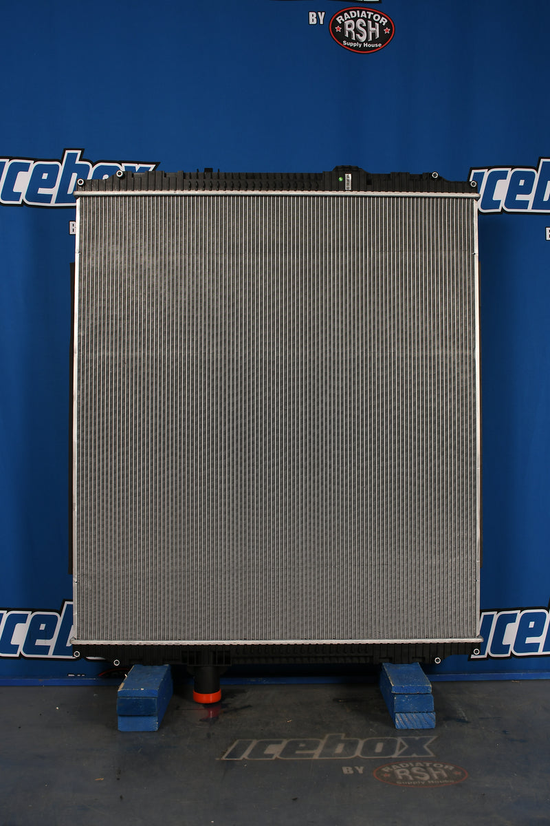 Load image into Gallery viewer, Peterbilt 388 / 389 - W900B Radiator # 606060
