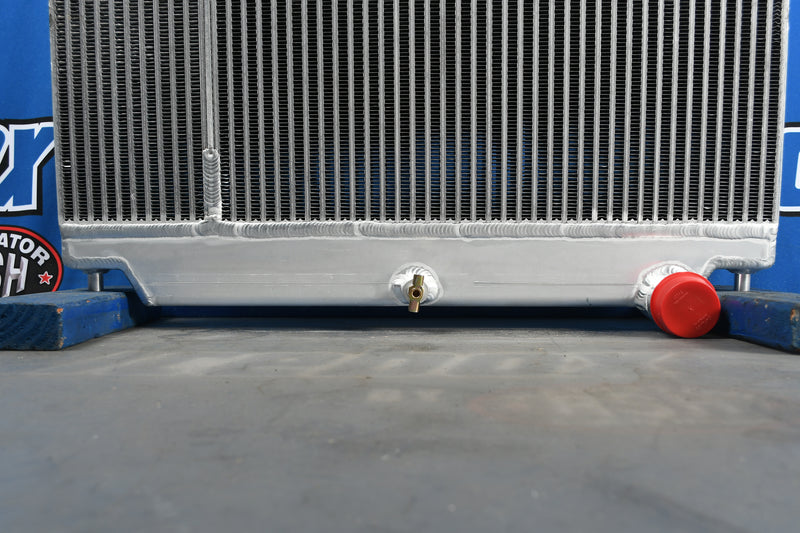 Load image into Gallery viewer, Linkbelt 160 Radiator # 890151
