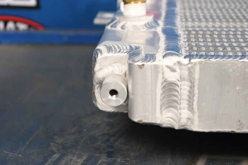 Load image into Gallery viewer, Hyster H60XT Radiator # 940247
