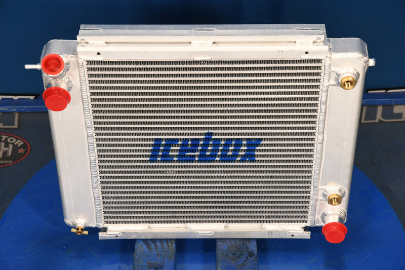 Load image into Gallery viewer, Hyster S40XM, S45XM, S50SM, S55XMS Radiator # 940252
