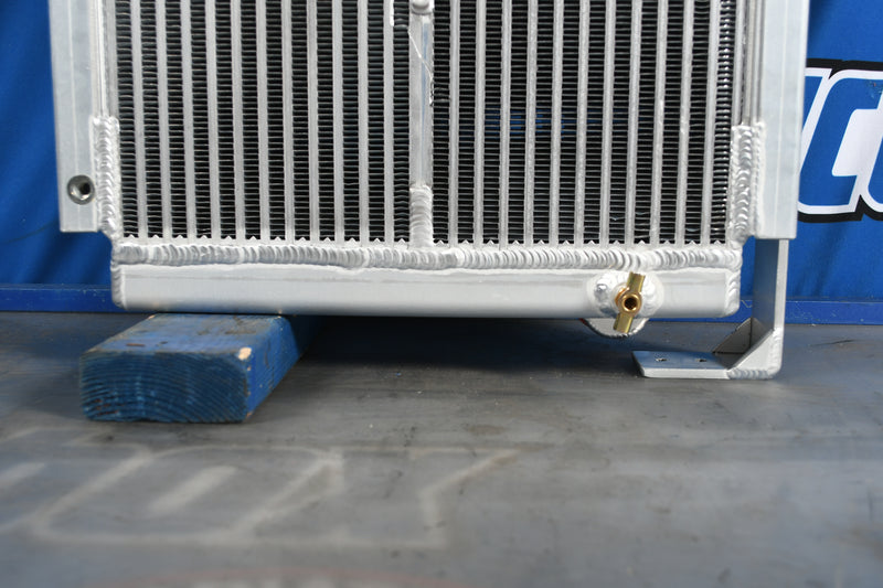 Load image into Gallery viewer, John Deere 450E Radiator # 870961
