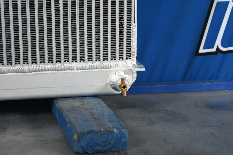 Load image into Gallery viewer, Kenworth W900 Radiator # 604778
