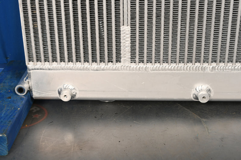 Load image into Gallery viewer, Freightliner Cascadia Radiator # 601515
