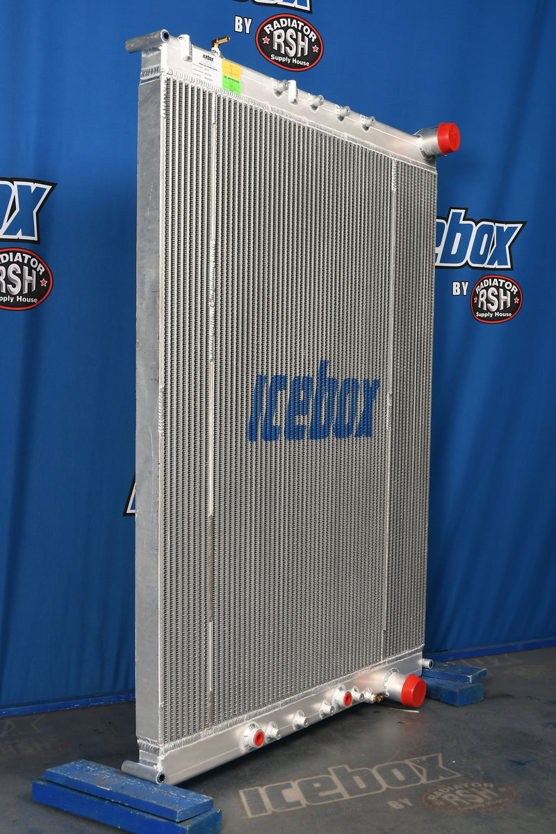 Load image into Gallery viewer, Freightliner Cascadia Radiator # 601515
