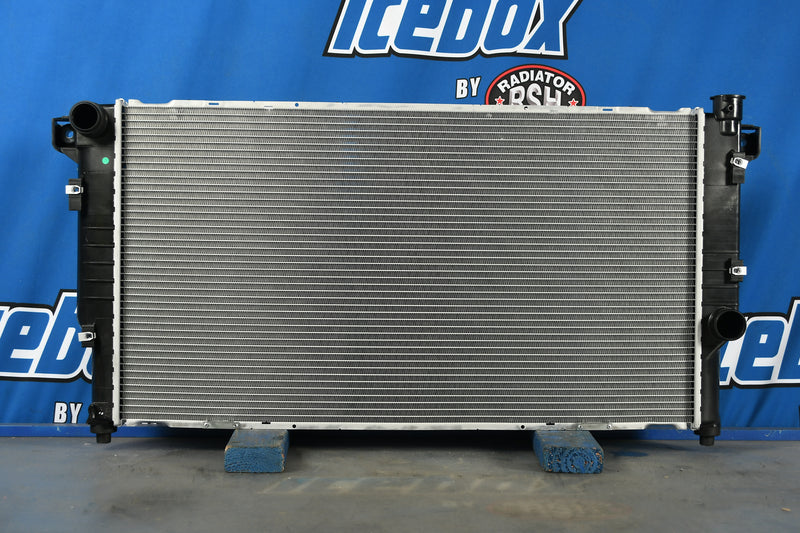 Load image into Gallery viewer, Dodge Ram P/U Radiator # 600515
