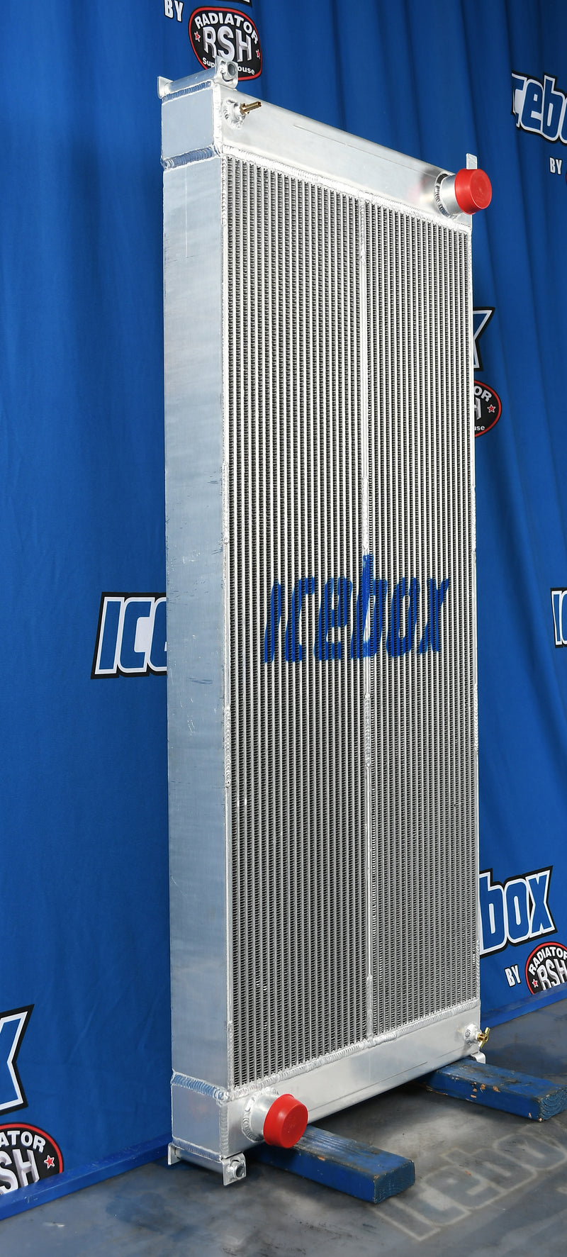 Load image into Gallery viewer, Newmar Radiator # 720014
