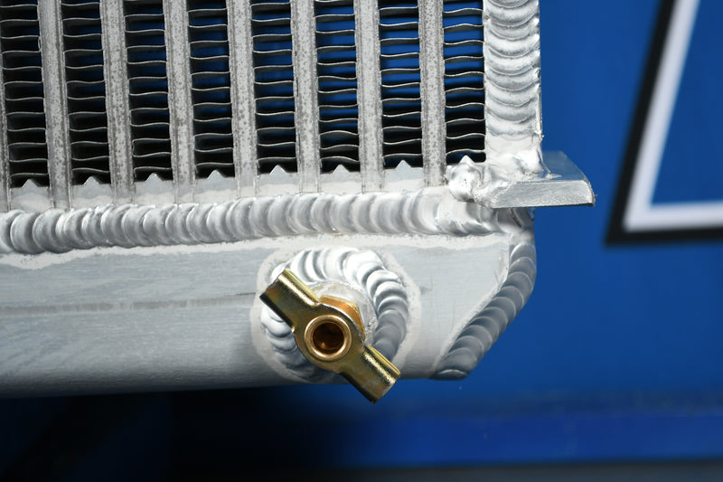 Load image into Gallery viewer, Western Star Radiator # 608015

