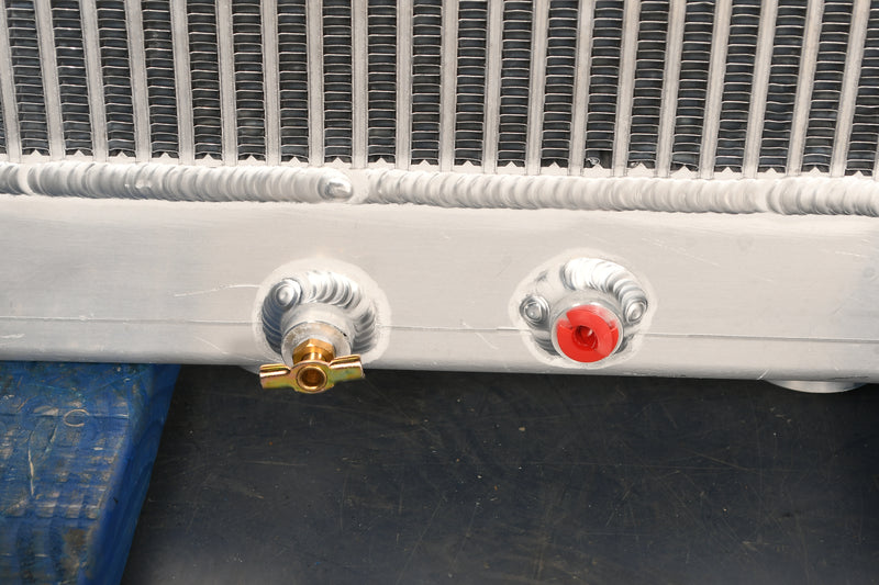 Load image into Gallery viewer, Caterpillar 320E Radiator # 850392
