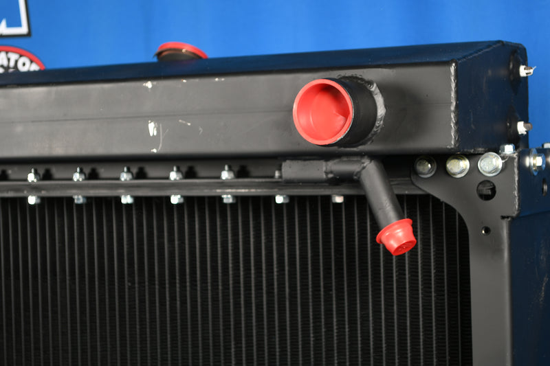 Load image into Gallery viewer, Freightliner Radiator # 601175
