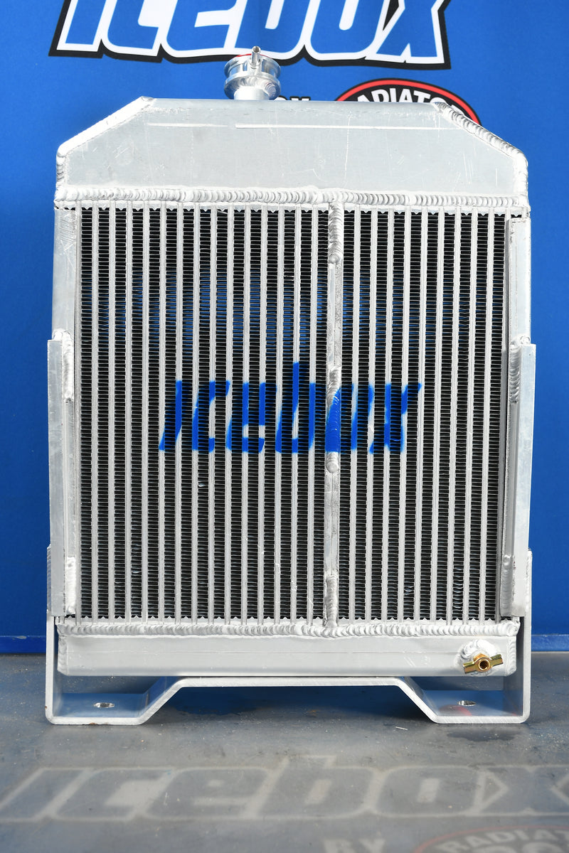 Load image into Gallery viewer, Massey Ferguson 200 Radiator # 960040
